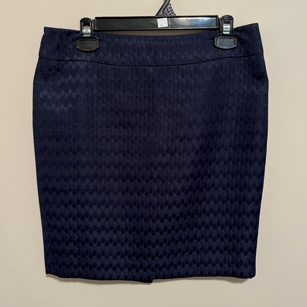 LOFT Textured Navy Pencil Skirt, size 6